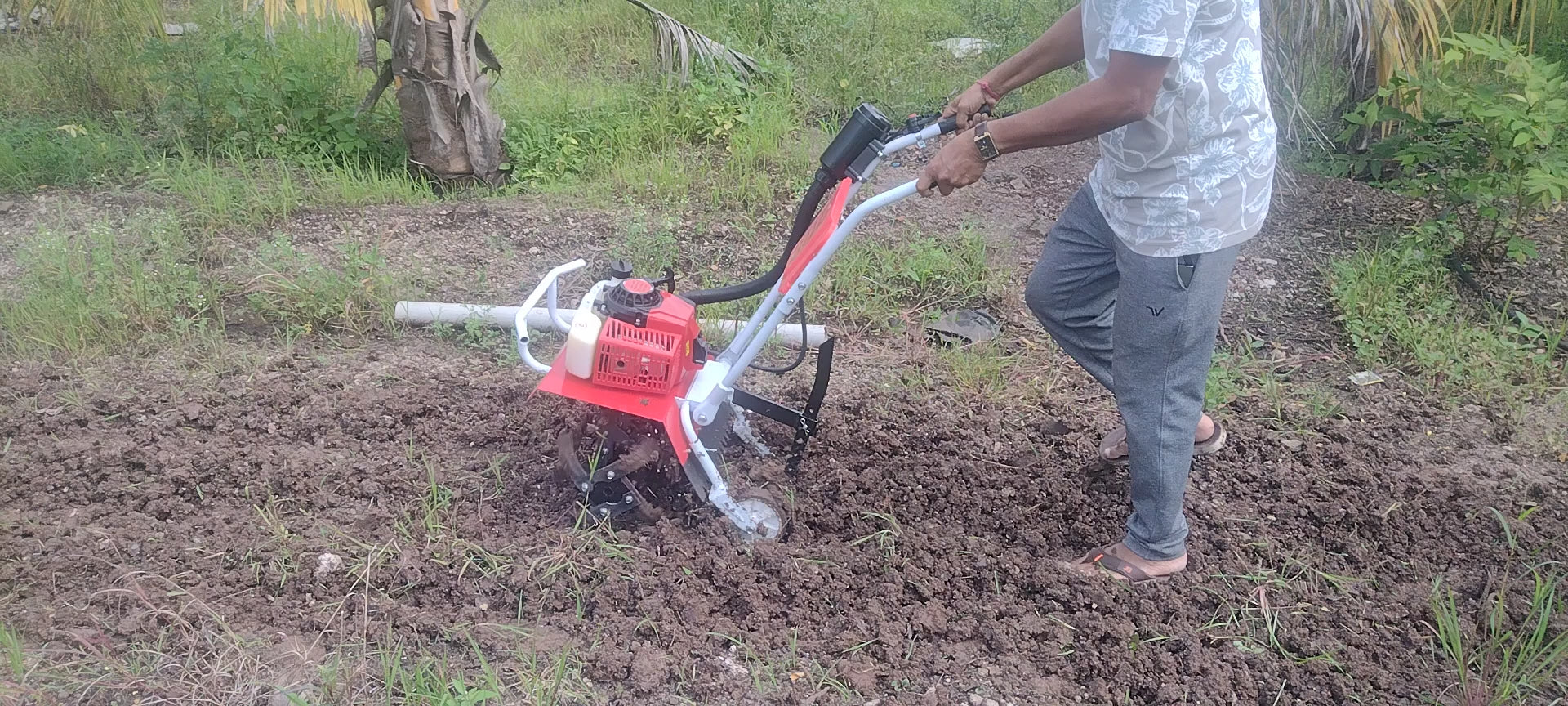 Mini power tiller used on a farm_Video